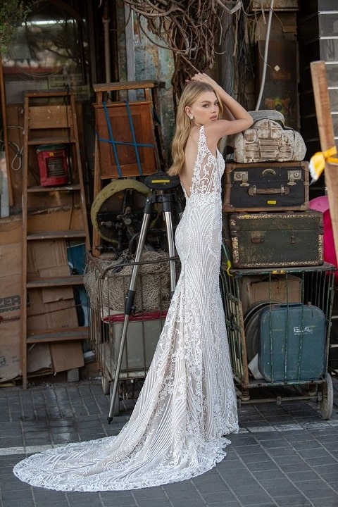 The 20 Best Wedding Dresses for a Backyard Wedding of 2023