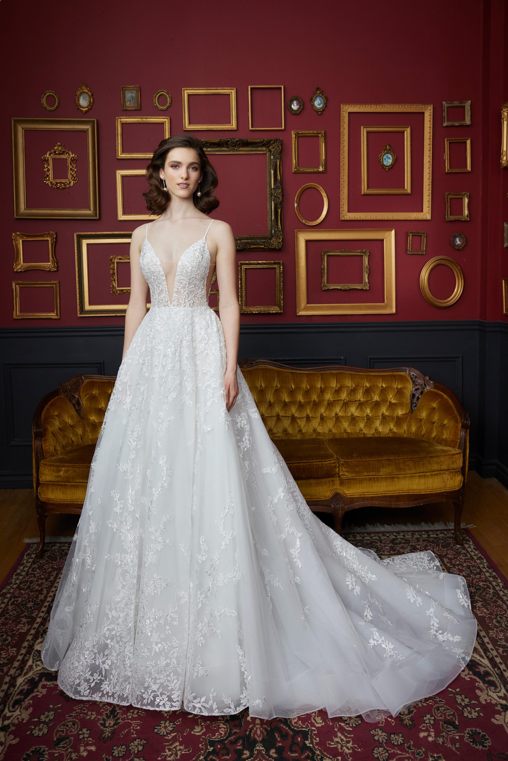 wedding dresses for pear shaped